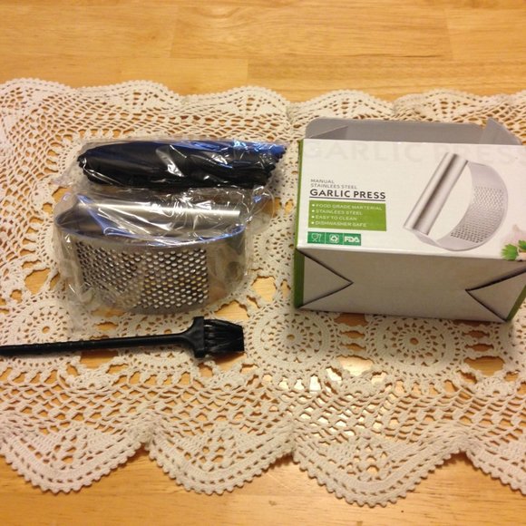 Stainless Steel Garlic Press, new in opened box - Picture 1 of 7